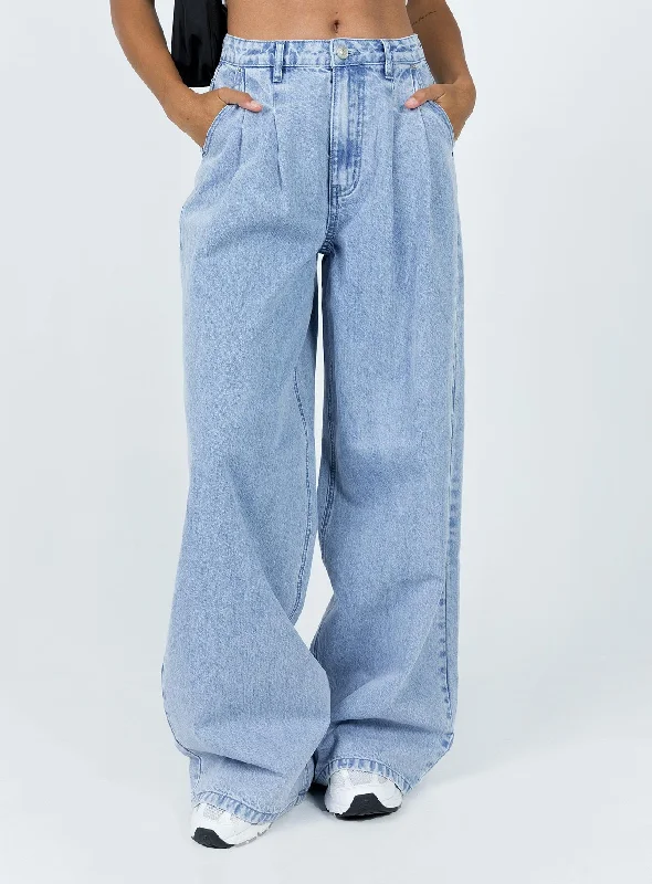 Trendy Styles Bakali Wide Leg Jeans Light Wash