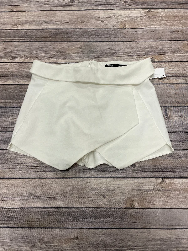 Shorts By Zara Basic In White, Size: Xs