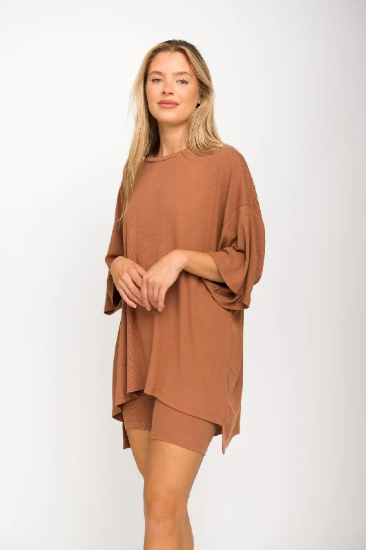 Elegant Attire For The Modern Lady All Weekend Long Set - Short Sleeves - in Camel